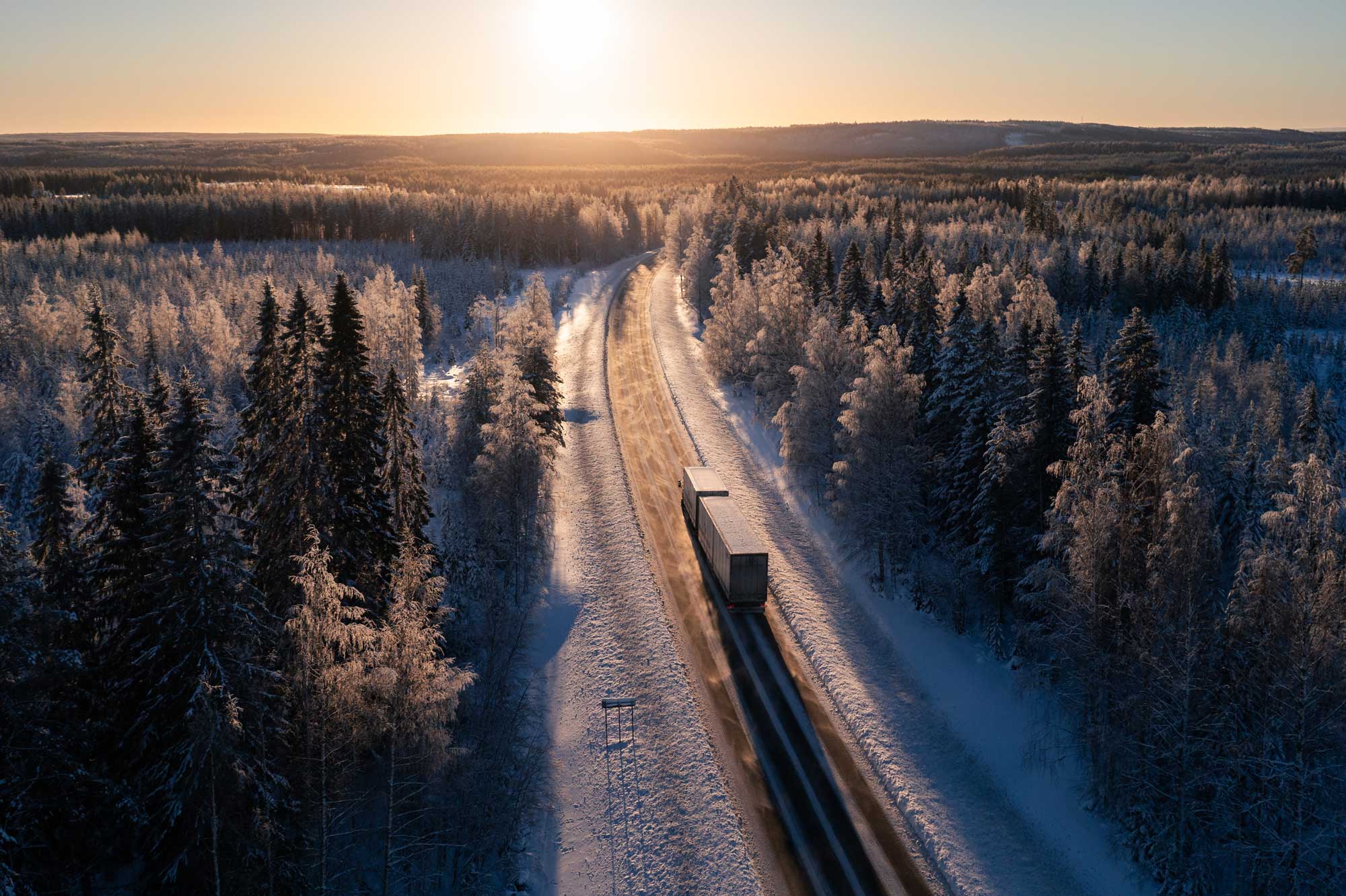 lastbil på vägen
